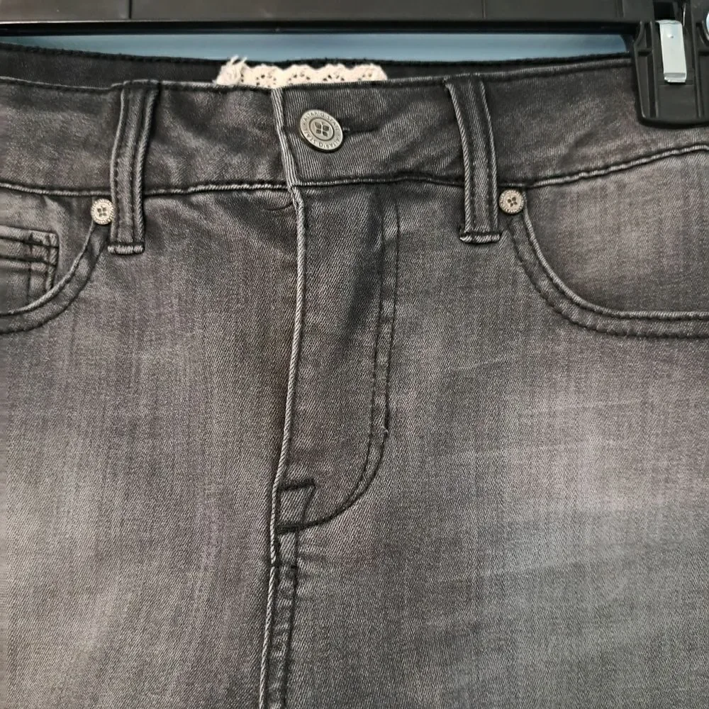 Altar'd State Distressed Henrix Raw Hem Rewash Black Summer Short Size 27